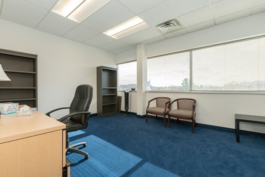 More Photos Of 205 Robin Rd, Paramus Office For Lease