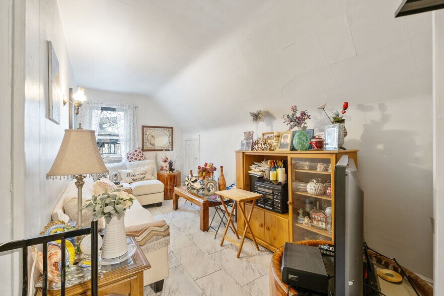 More Photos Of 14 48th St, Weehawken Apartments For Sale