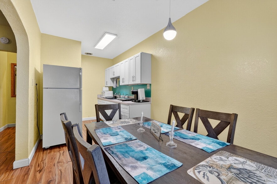 More Photos Of 3110 Phillippe Pky, Safety Harbor Hotel For Sale