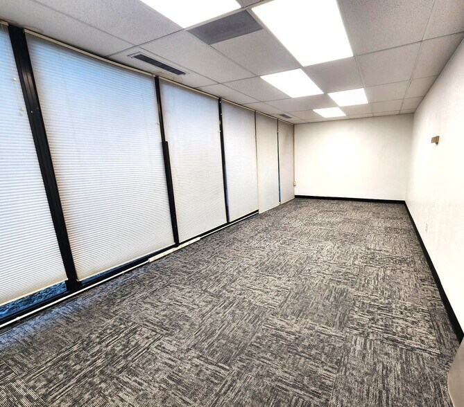 More Photos Of 820 Clermont St, Denver Medical For Sale