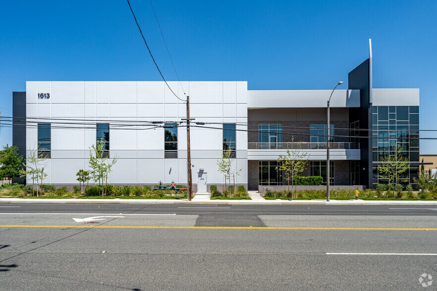 More Photos Of 1613 S Baker Ave, Ontario Warehouse For Lease