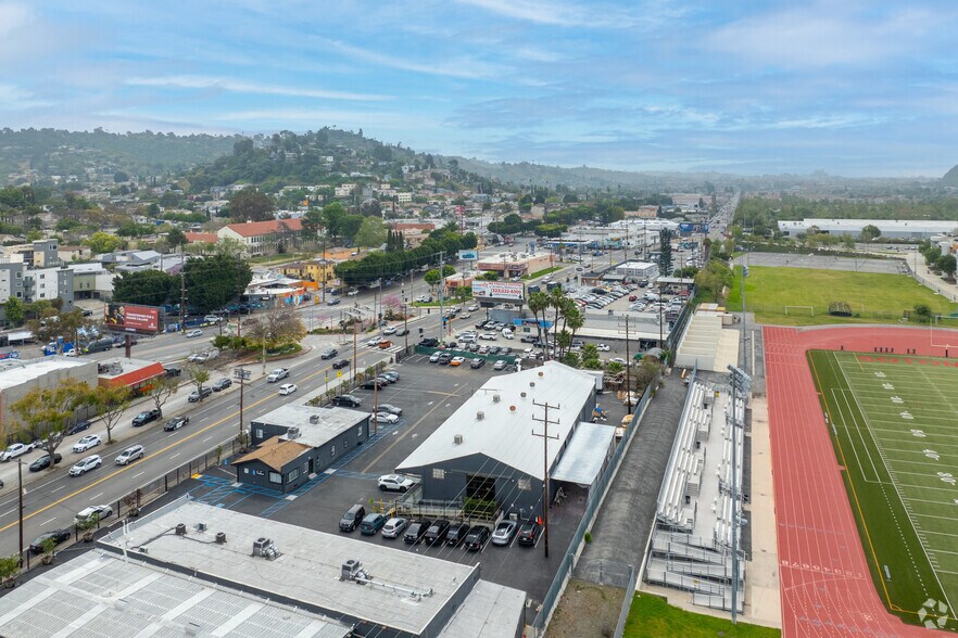 More Photos Of 2316 N San Fernando Rd, Los Angeles Warehouse For Lease