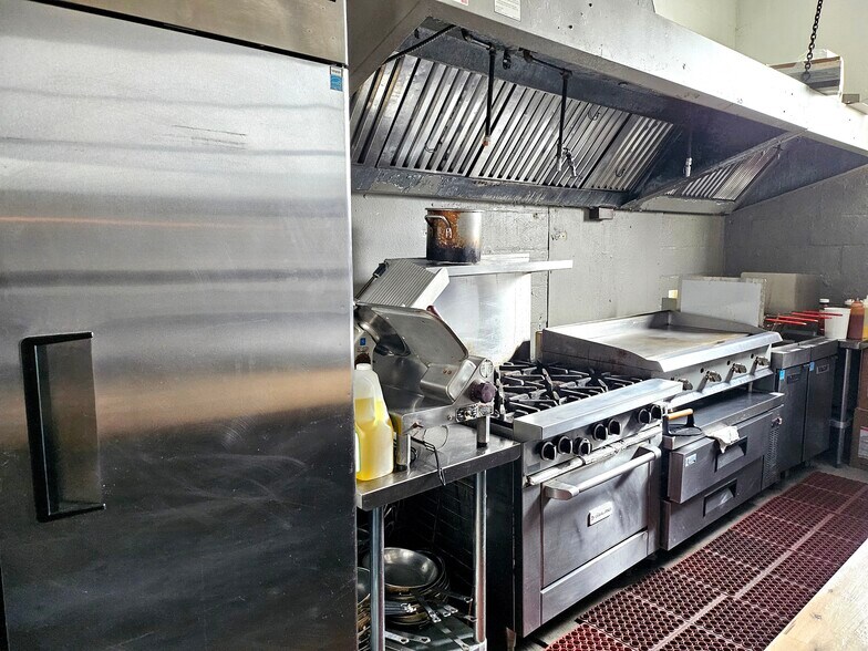 More Photos Of 10 McGillis Ave, Lake George Restaurant For Sale