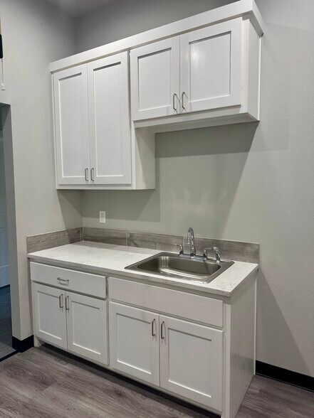 More Photos Of 6424 Colleyville Blvd, Colleyville Medical For Sale