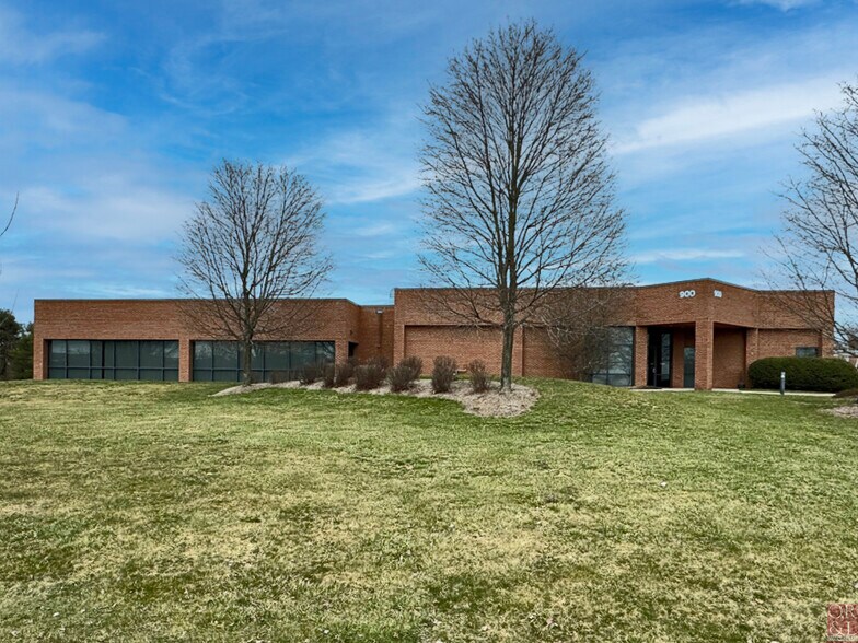 More Photos Of 900 Day Hill Rd, Windsor Flex For Sale