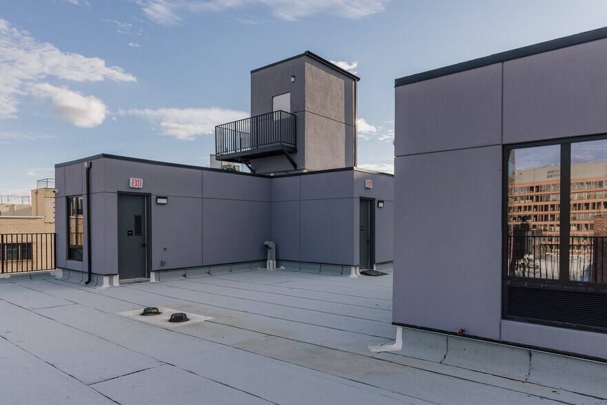 More Photos Of 57 N 9th St, Brooklyn Storefront For Sale