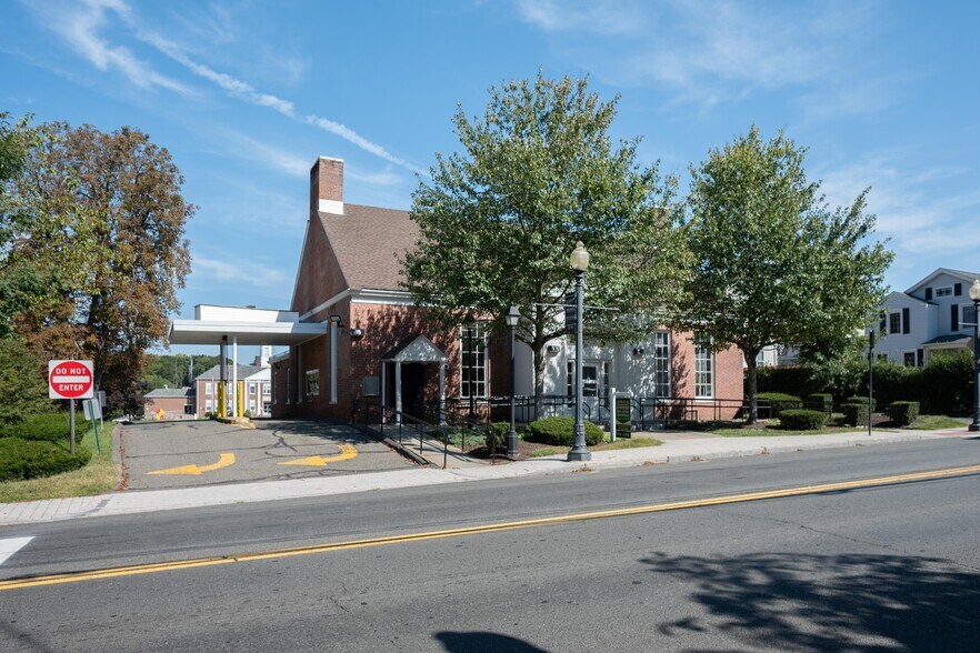 More Photos Of 159 Greenwood Ave, Bethel Bank For Sale