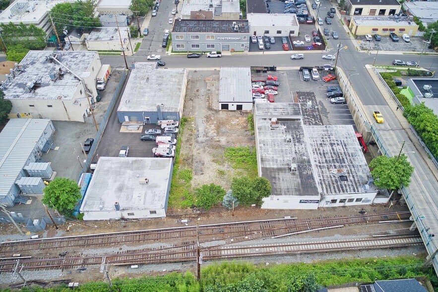 More Photos Of 88 S Bayles Ave, Port Washington General Retail For Sale