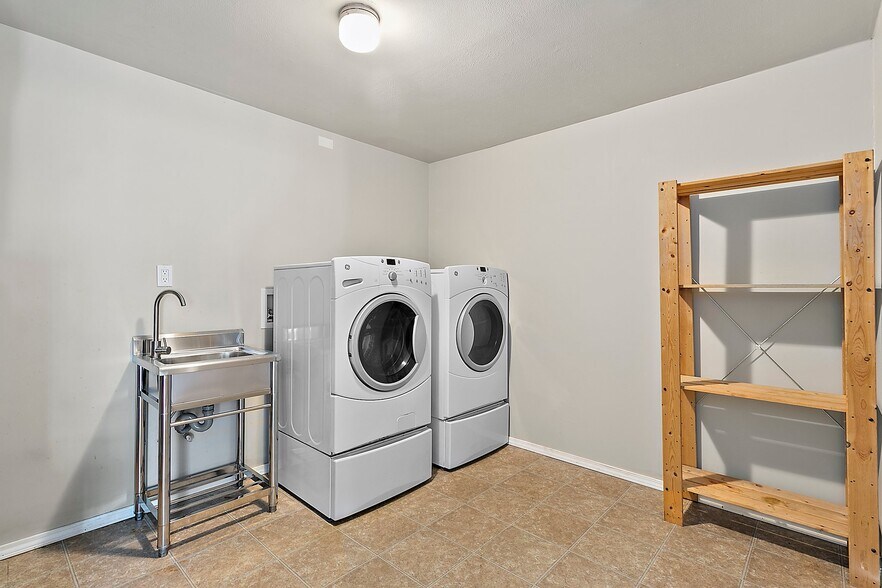 More Photos Of 16421 64th St E, Sumner Specialty For Sale