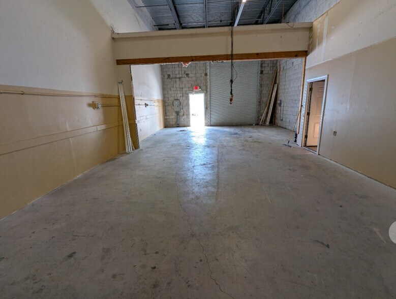 More Photos Of 865 S Kings Hwy, Fort Pierce Industrial For Sale