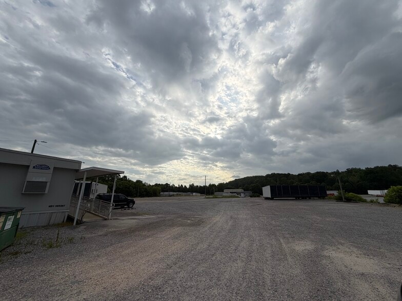 More Photos Of 3502 E Governor John Sevier Hwy, Knoxville Office For Lease