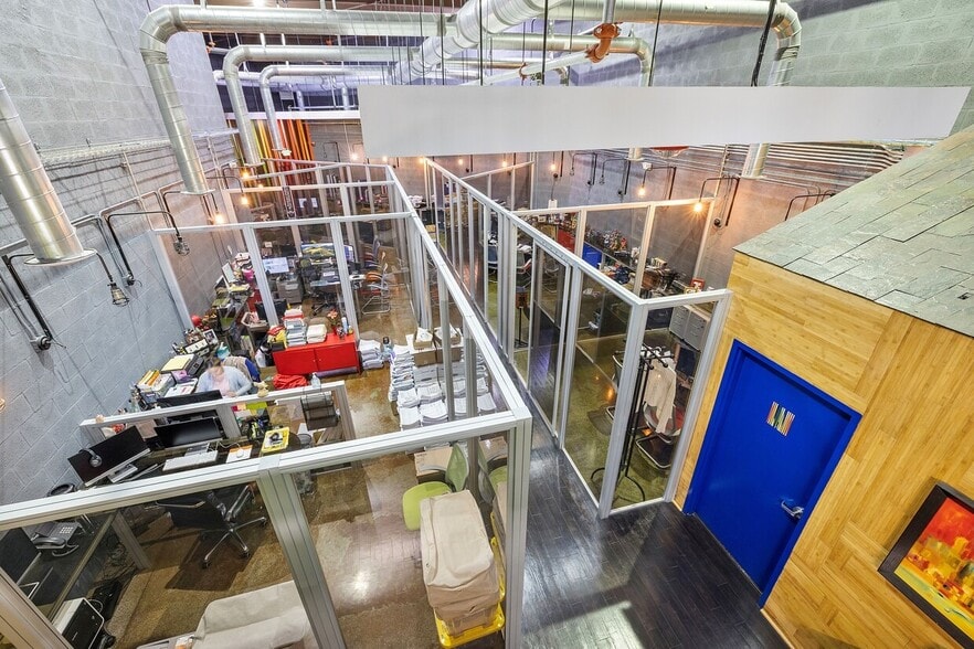 More Photos Of 11251 NW 20th St, Miami Showroom For Sale