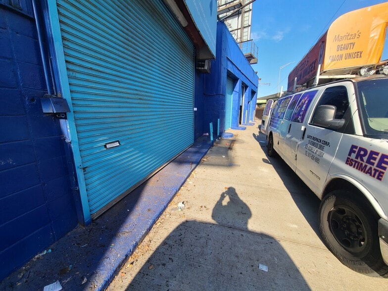 Primary Photo Of 286-294 Hamilton Ave, Brooklyn Warehouse For Lease