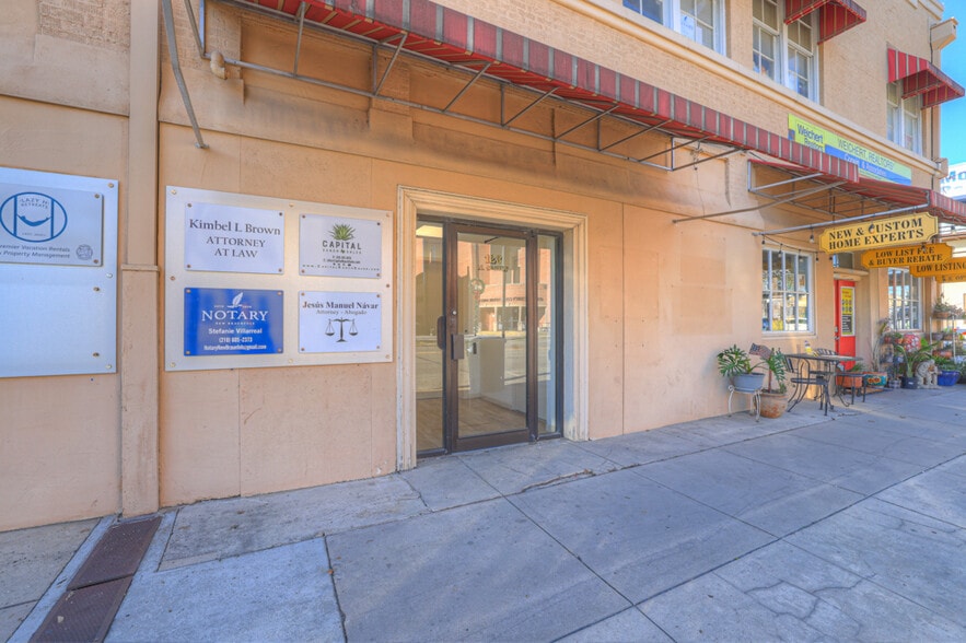 More Photos Of 123 N Seguin Ave, New Braunfels Office For Lease