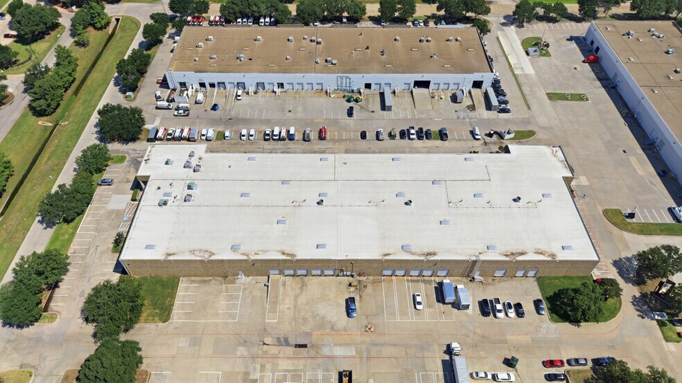 More Photos Of 13755-13775 Benchmark Dr, Farmers Branch Warehouse For Lease