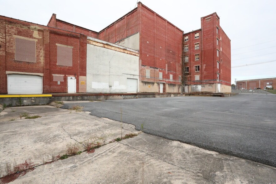 More Photos Of 50 Kennedy St, Chambersburg Warehouse For Sale