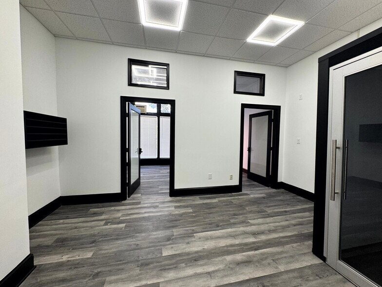 More Photos Of 2131 Maryland Ave, Baltimore Apartments For Lease