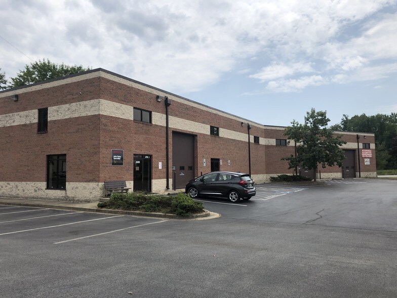More Photos Of 4585 Printers Ct, White Plains Warehouse For Lease