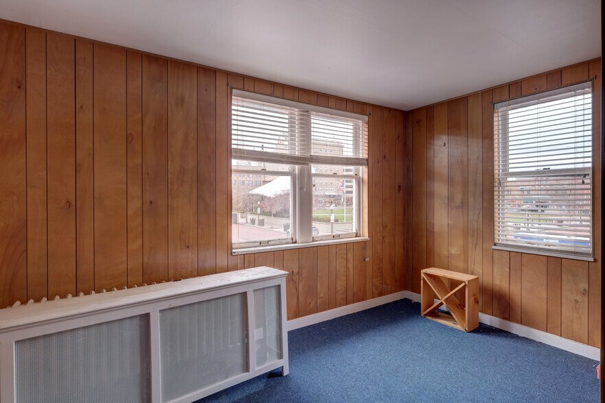 More Photos Of 329 4th St, Wausau Storefront Retail Residential For Sale