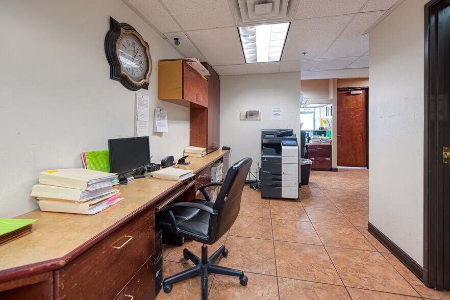 More Photos Of 3365 Pepper Ln, Las Vegas Research And Development For Sale