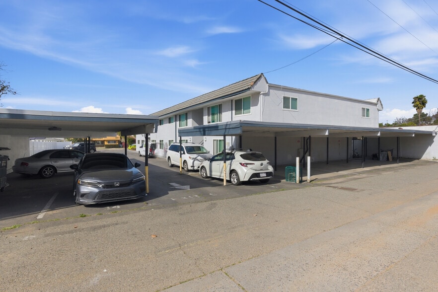 More Photos Of 1015 E Ohio Ave, Escondido Apartments For Sale