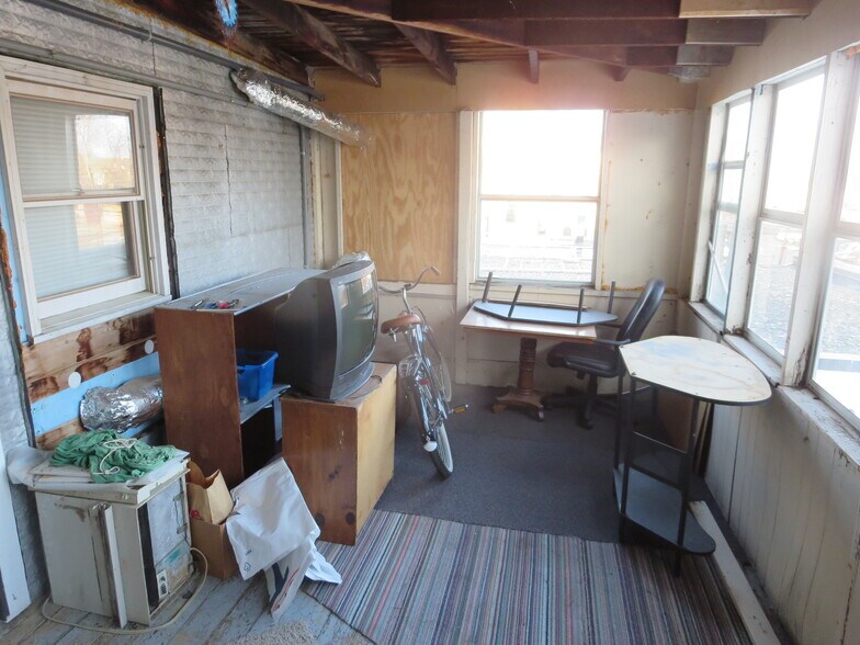 More Photos Of 114-116 E Main St, Little Chute Storefront For Sale