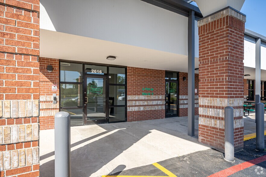 2616 Blodgett St, Houston, TX 77004 Office For Lease