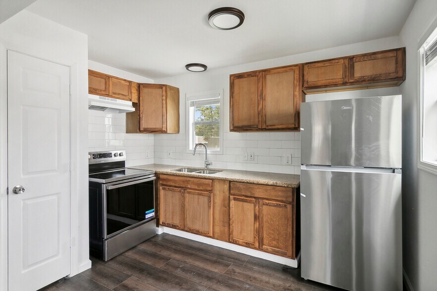 More Photos Of 2575 Primrose St, Beaumont Apartments For Sale