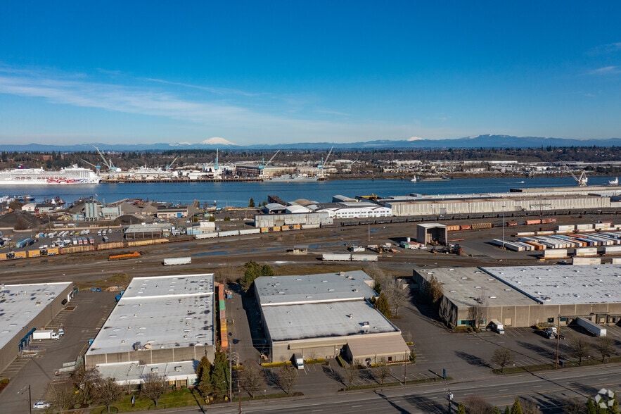 More Photos Of 4322-4338 NW Yeon Ave, Portland Unknown For Lease