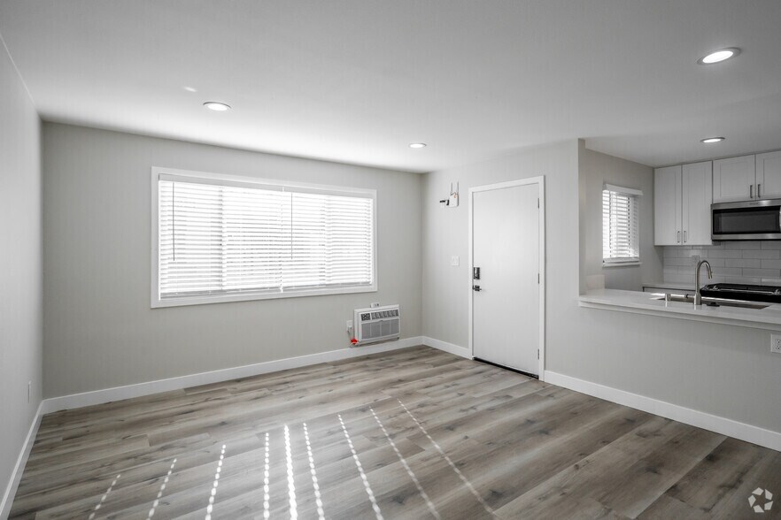 More Photos Of 2011-2013 Charle St, Costa Mesa Apartments For Sale