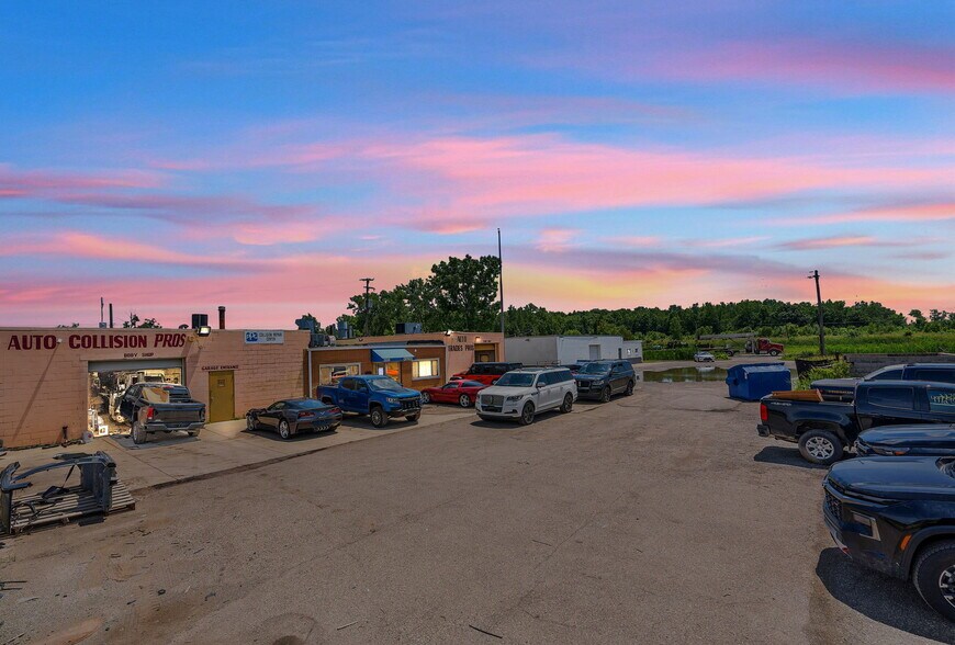 More Photos Of 29300 Goddard Rd, Romulus Manufacturing For Sale
