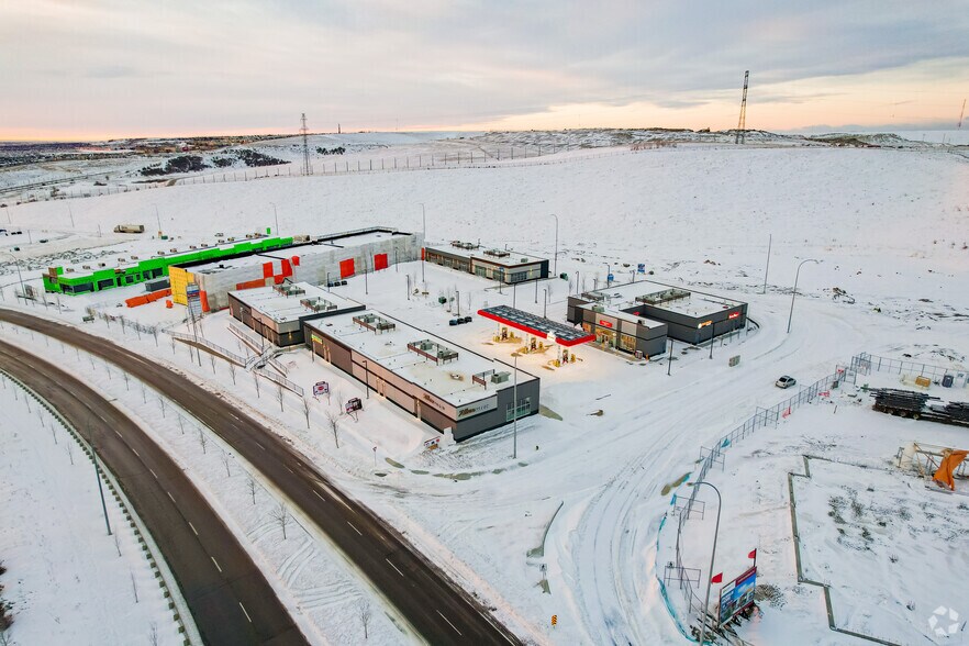 More Photos Of 318-1 Nolanridge Cres NW, Calgary Storefront Retail Office For Lease