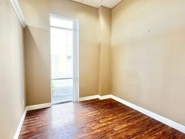 More Photos Of 4750-4794 Duckhorn Dr, Sacramento Research And Development For Sale