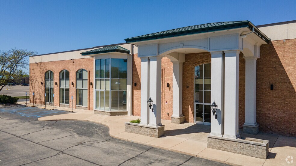 More Photos Of 1001 28th St SW, Wyoming Office For Lease