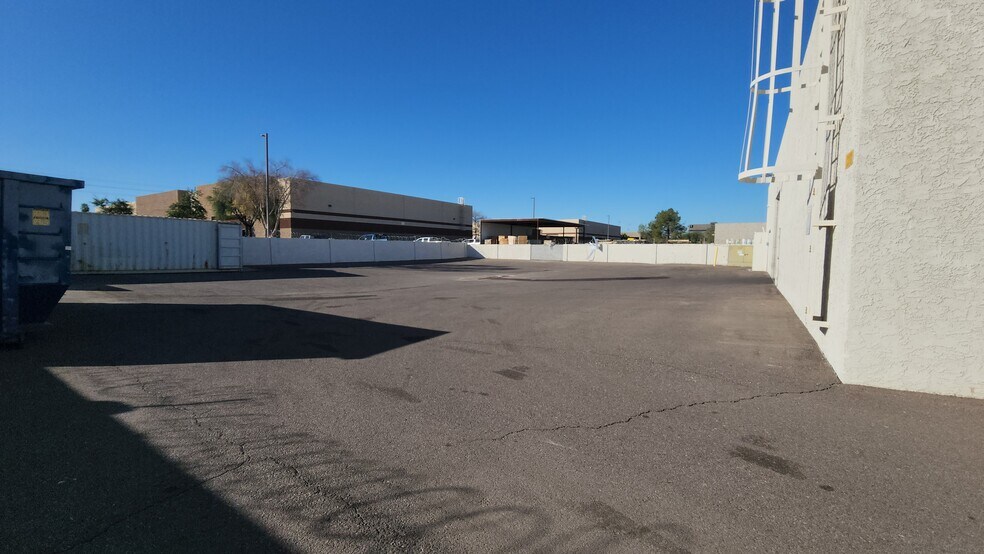 More Photos Of 1233 W Geneva Dr, Tempe Manufacturing For Lease