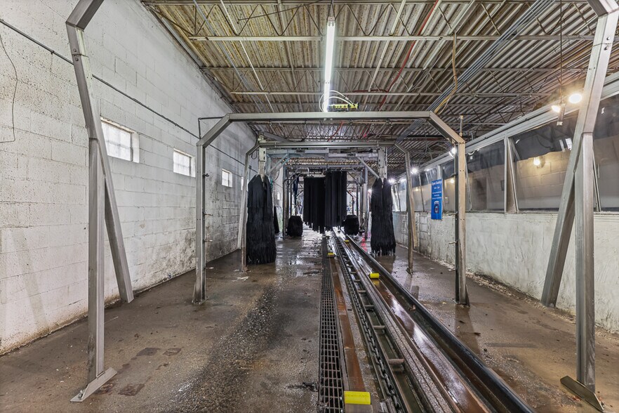 More Photos Of 44 E Harrison St, Alliance Carwash For Sale