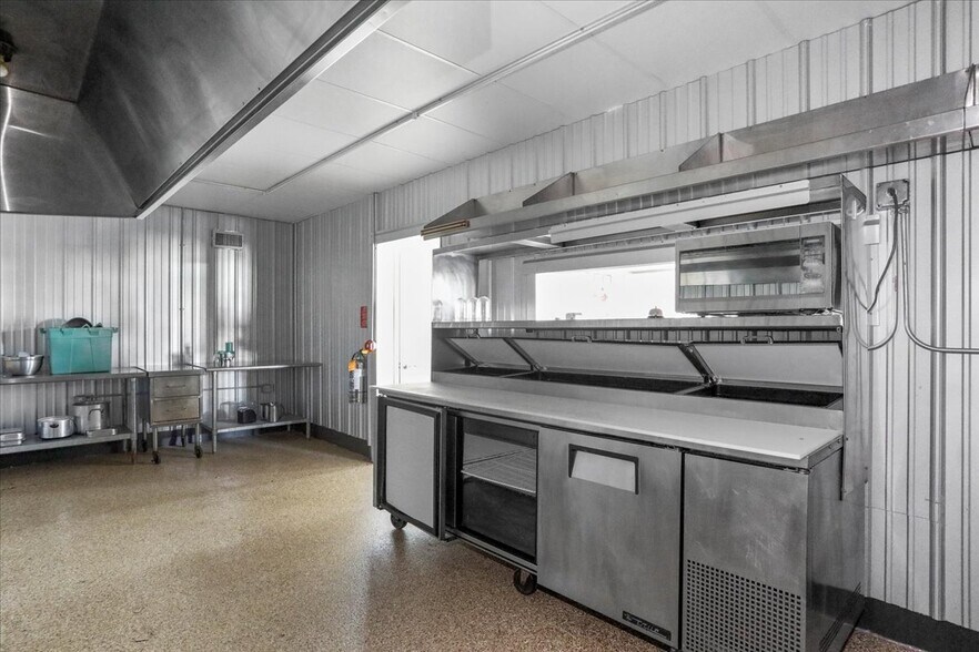 More Photos Of 12621 National Pike, Clear Spring Restaurant For Sale