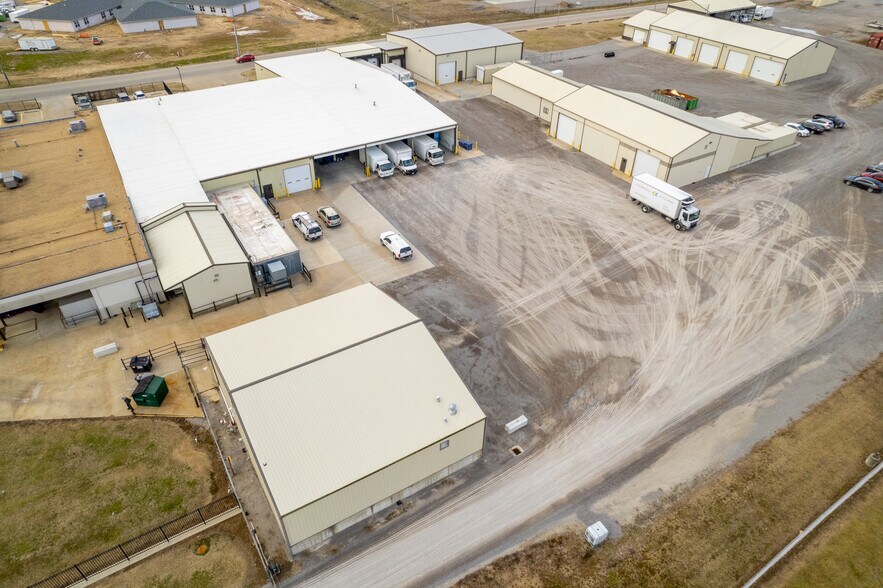 More Photos Of 108 Stallcup Dr, Sikeston General Retail For Sale