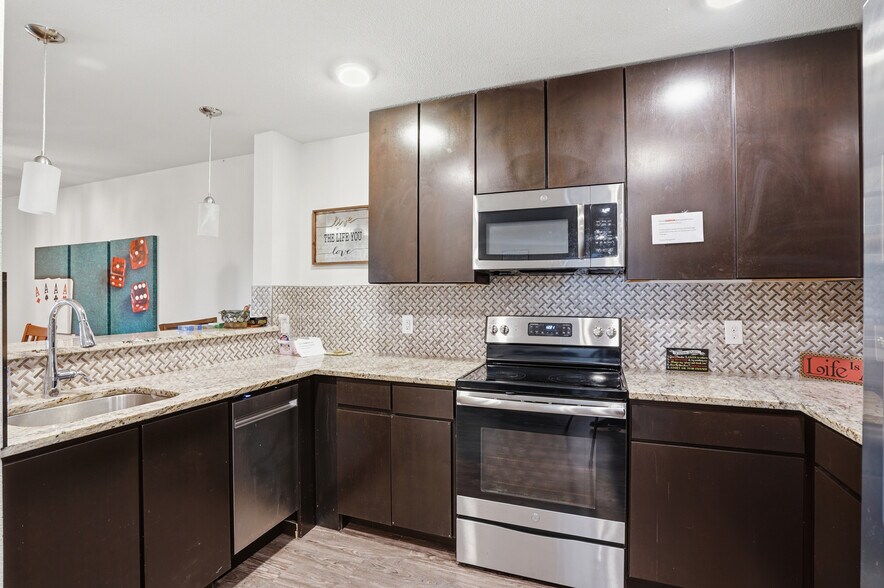 More Photos Of 5860 N FM 51, Weatherford Trailer Camper Park For Sale