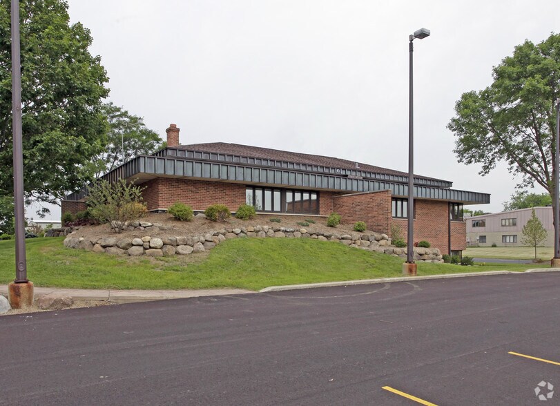 More Photos Of 5700 77th St, Kenosha Office For Sale