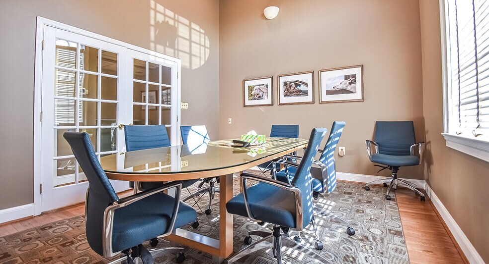 More Photos Of 10480-10486 Armstrong St, Fairfax Office For Sale