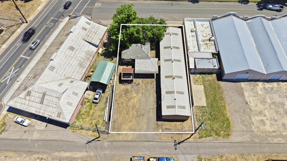 Primary Photo Of 9978 Broadway, Live Oak Warehouse For Sale