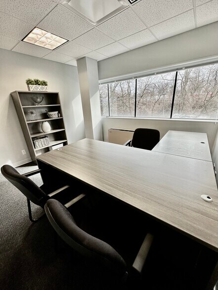 More Photos Of 67 Holly Hill Ln, Greenwich Office For Sale