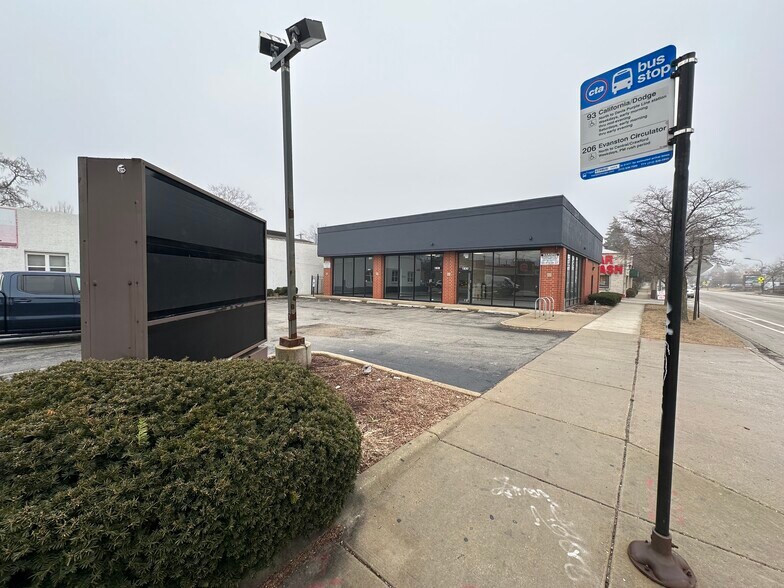 More Photos Of 1826-1830 Dempster St, Evanston Convenience Store For Lease