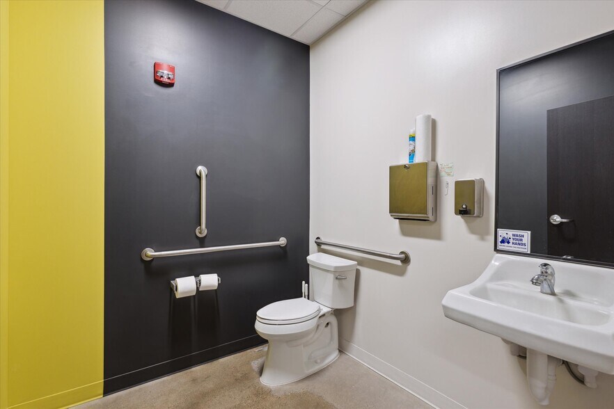 More Photos Of 919 Michigan St, Niles Warehouse For Sale