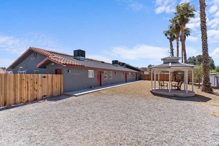 More Photos Of 6470 W Desert Inn Rd, Las Vegas Coworking Space