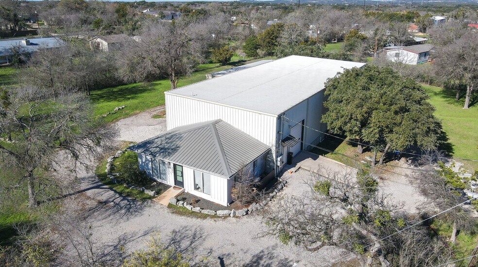 More Photos Of 5206 Beacon Dr, Austin Warehouse For Sale