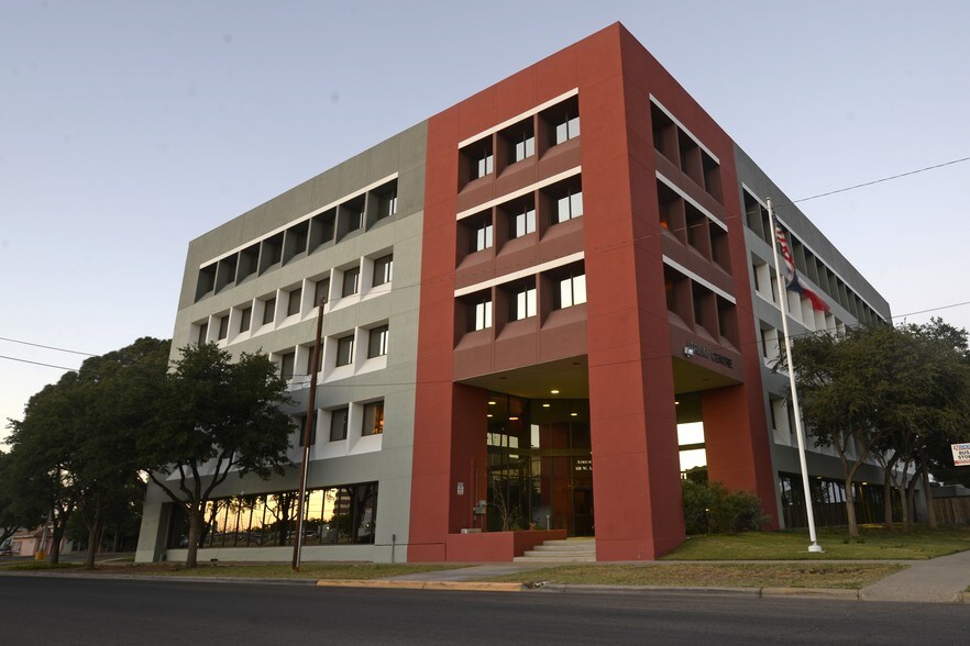 More Photos Of 110 W Louisiana St, Midland Office For Lease