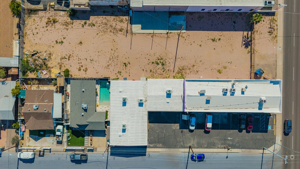 More Photos Of 2533 N 16th St, Phoenix Showroom For Sale