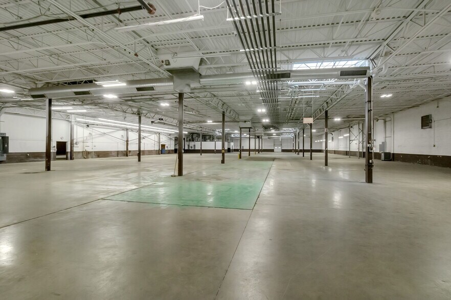 More Photos Of 340 Nagel Dr, Cheektowaga Distribution For Lease